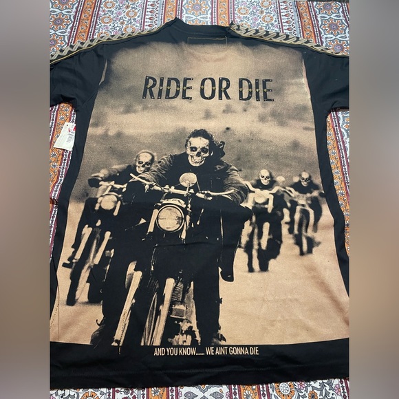 NWT The Saints Sinphony Men’s tee - Picture 4 of 5